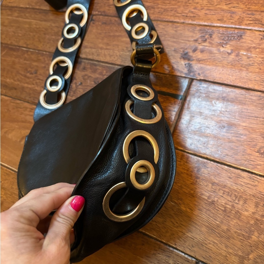 Gorgeous Foley & Corrina black leather crossbody purse - Picture 2 of 5